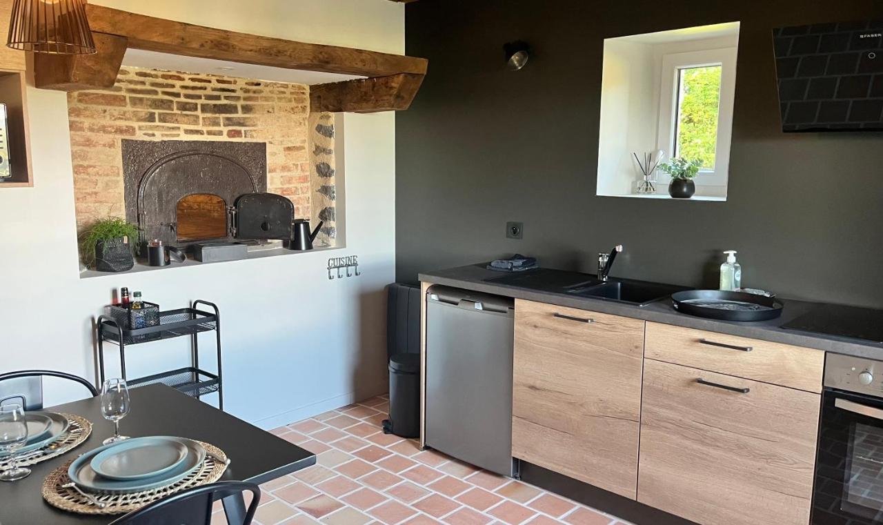 La Douce Halte - Gites Avec Spa Ou Sauna Saint-Ouen-Des-Toits エクステリア 写真