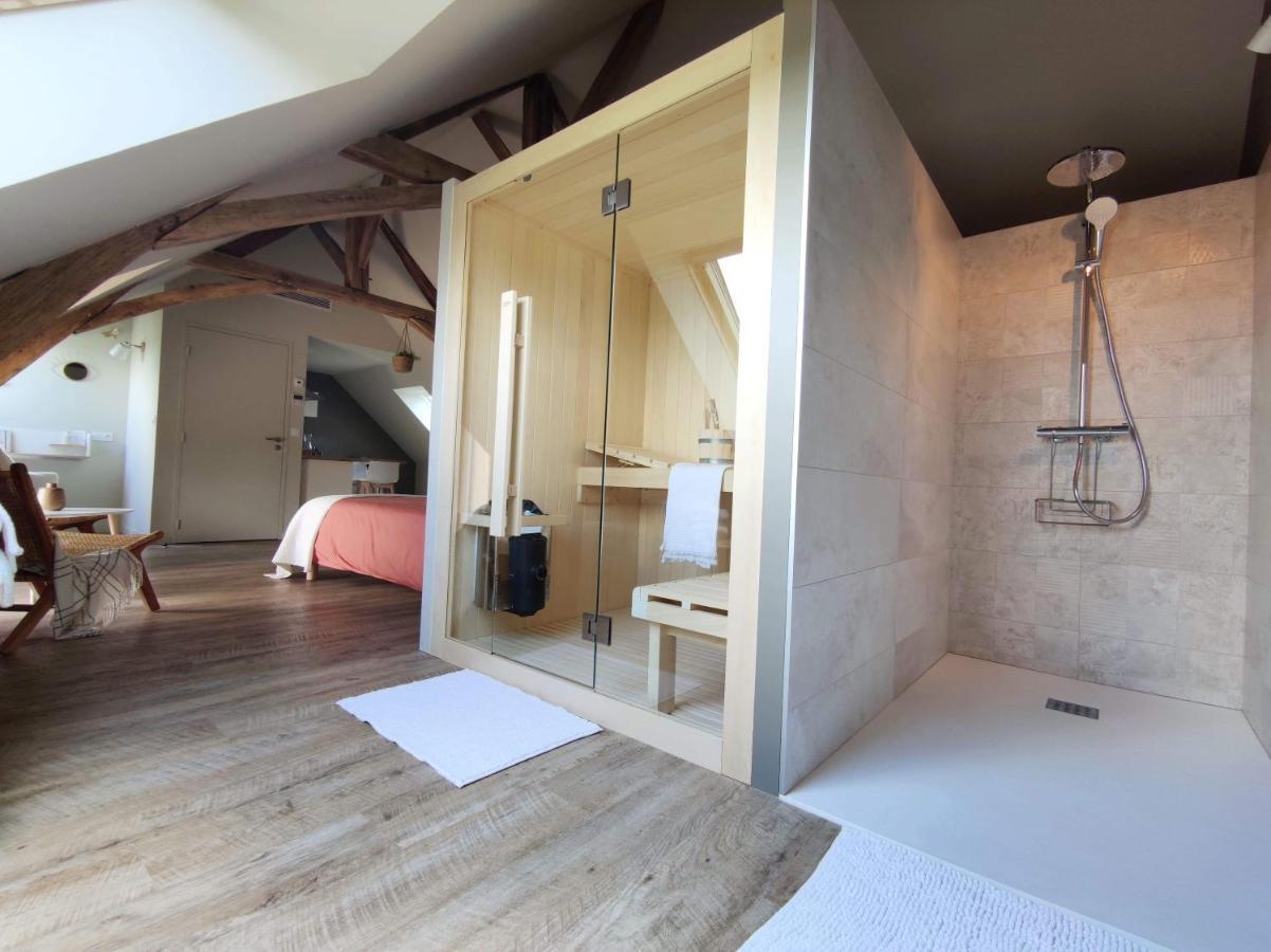 La Douce Halte - Gites Avec Spa Ou Sauna Saint-Ouen-Des-Toits エクステリア 写真