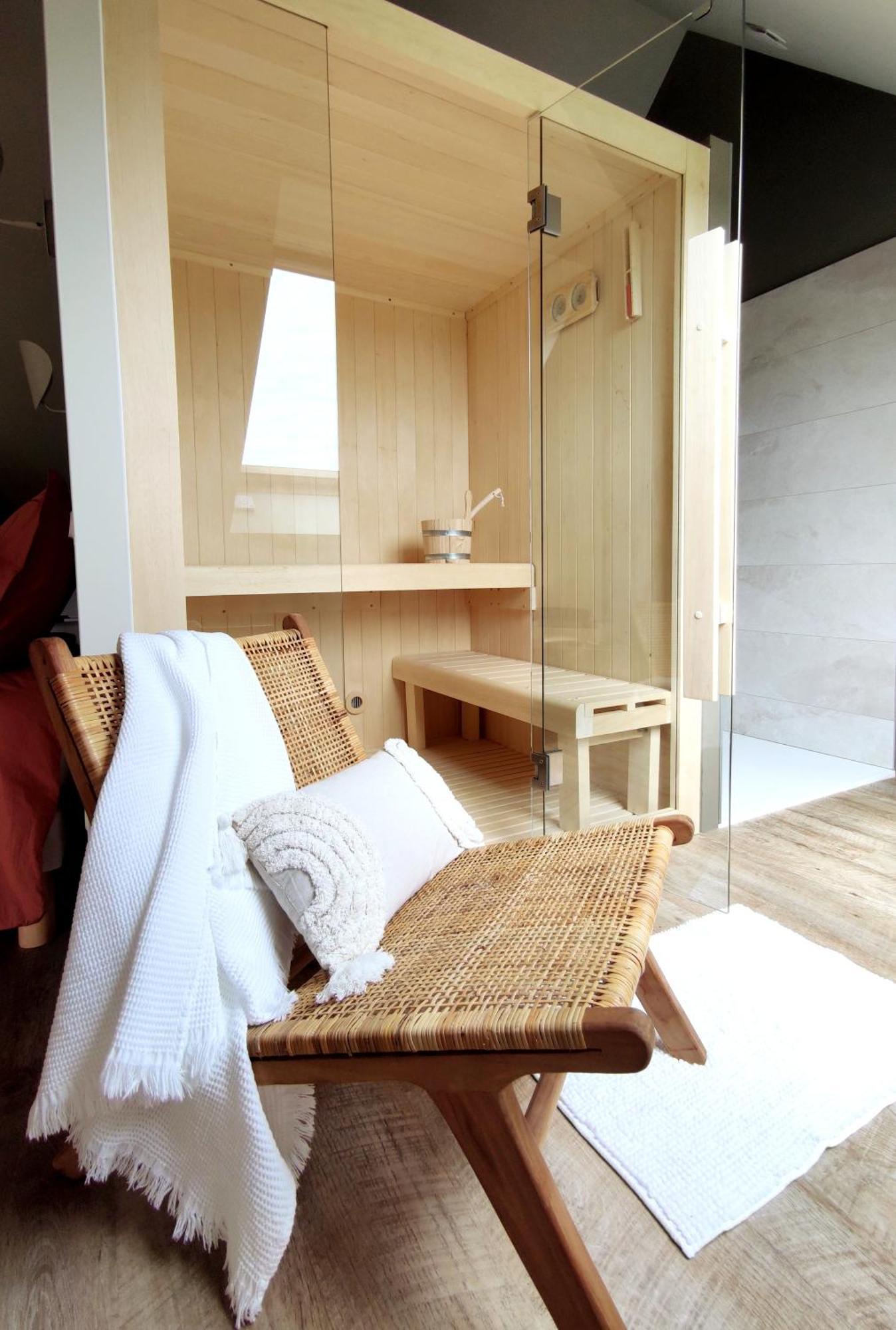 La Douce Halte - Gites Avec Spa Ou Sauna Saint-Ouen-Des-Toits エクステリア 写真
