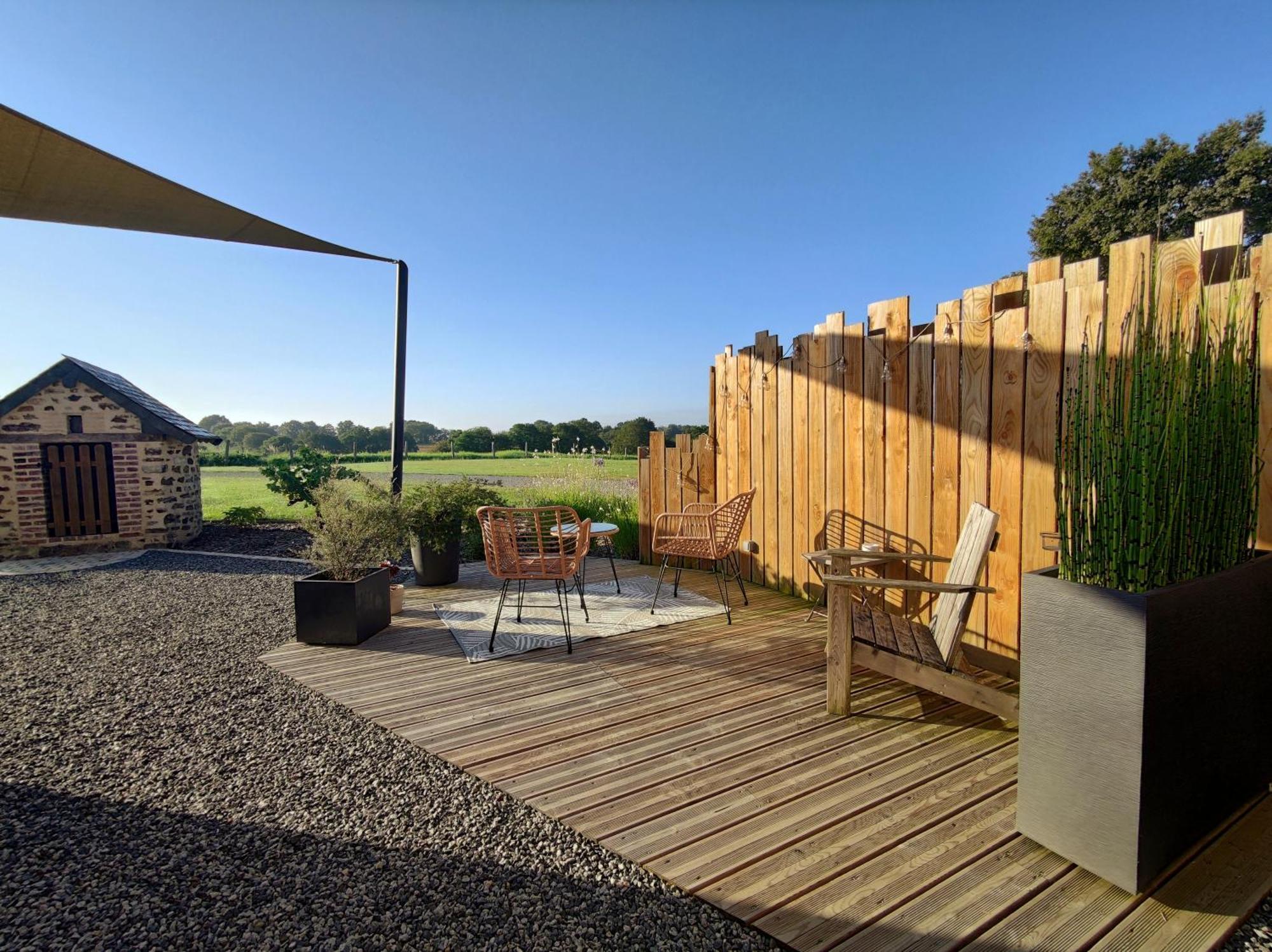La Douce Halte - Gites Avec Spa Ou Sauna Saint-Ouen-Des-Toits エクステリア 写真
